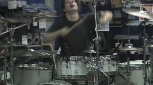 Ray Luzier - соло и небольшое попурри Korn.