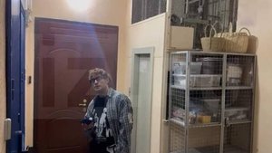 Актер Антон Филипенко пришел навестить Аглаю Тарасову