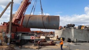 Установка секций сушильных барабанов на стапели на Яковлевском ГОКе