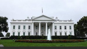 Белый дом попросил Верховный суд разрешить заморозить иностранную помощь