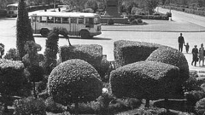 Железнодорожная станция Ишим. Необычное озеленение вокзала.