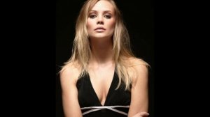 Брача Ван Доезбург ( Bracha Van Doesburgh )