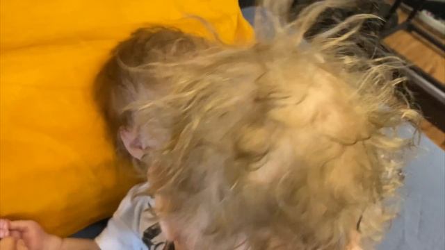 Лиам скинул Тобиахакукла реборнпоставила Лиама в угол