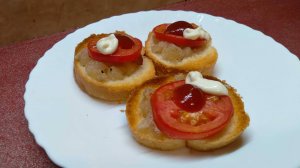 Бутерброды с салом в духовке за несколько минут