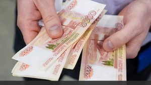 Экономист посоветовал россиянам хранить семейные сбережения в разной валюте