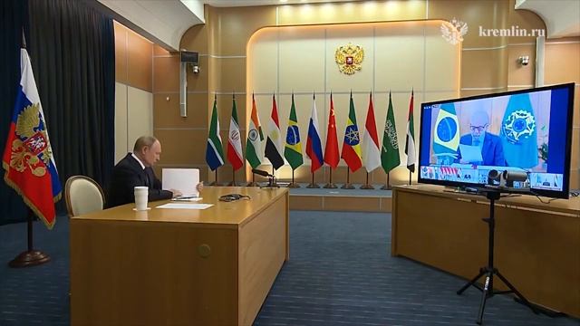 Путин принял участие во внеочередной встрече БРИКС: видео