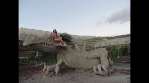 Дракон из арт бетона живёт на Канарских островах.