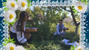 ПЛЕТІННЯ  ВЕСІЛЬНОГО   ВІНКА  В  МУЗЕЇ  АРХІТЕКТУРИ  ТА  П  - ТУ