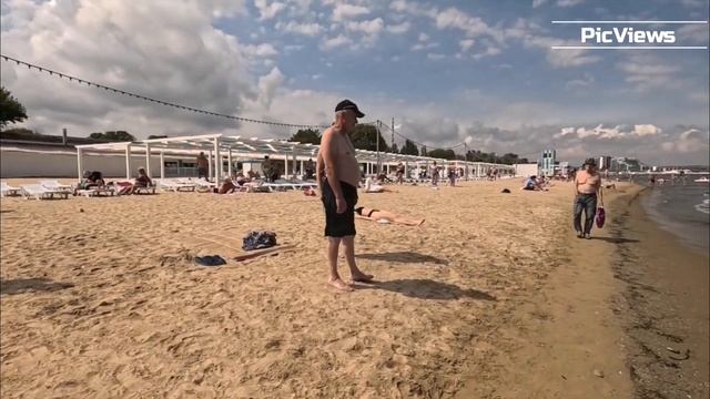 Анапа Центральный пляж сегодня 8 сентября 2025. Обстановка на пляже в Анапе. Погода в Анапе сейчас