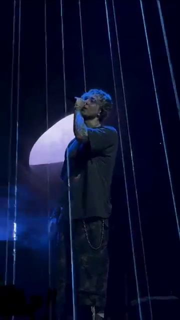 Лазерные лучи на концерте