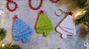 Вяжем крючком новогоднее украшение