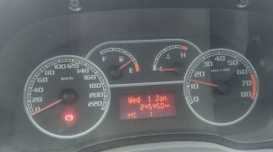 Работа двигателя Фиат Альбеа из салона автомобиля.