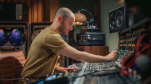 09. Acoustic Guitar, Spectral Panning, Parallel EQ and Creative Processing