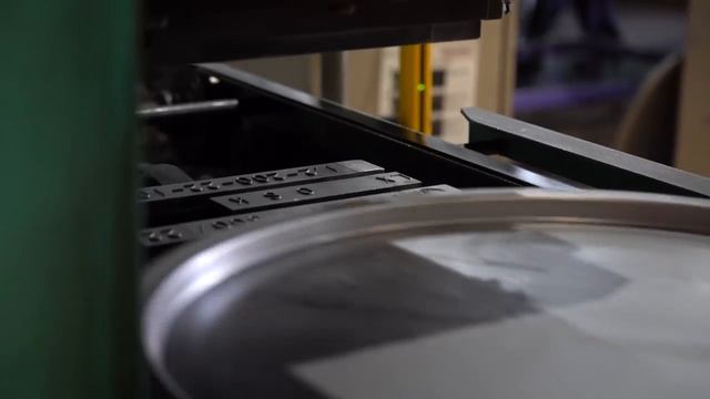 Процесс массового производства барабанов.Один из ведущих японских заводов по производству стальных б смотреть онлайн