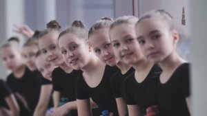Дети в танцах. Учимся быть собранными и дисциплинированными.