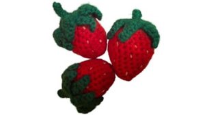 Вяжем клубничку крючком. МК+схема вязания