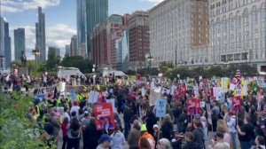 Чикаго против "ребрендинга войны" Трампа. Чикаго прошли массовые протесты против инициатив.