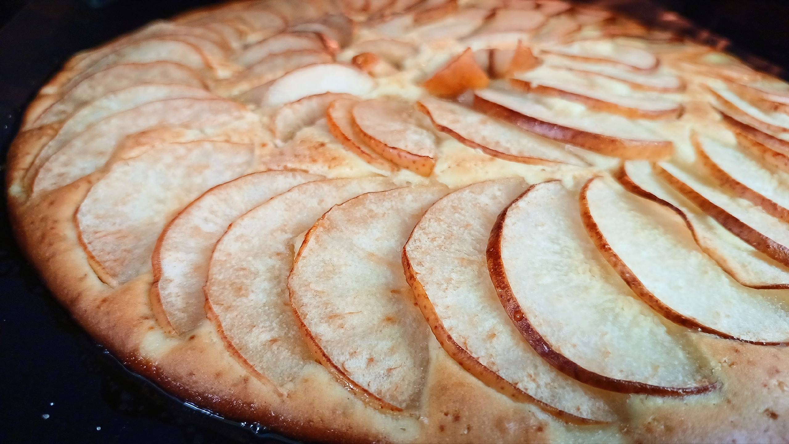 Грушевый пирог к чаю на скорую руку. Проще рецепта нет! Быстро и очень вкусно 😋 смотреть онлайн