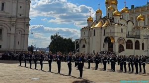 Церемониальный развод пеших и конных караулов Президентского полка!
