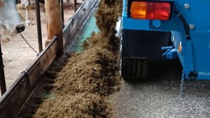 Кормораздатчик АКМ-1215 с горизонтальными шнеками