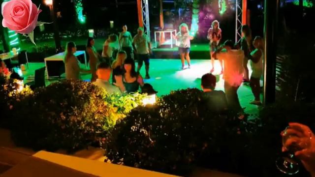 С днём рождения. Музыкальная открытка поздравление женщине.