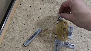 Гравировка на нержавейке. Фрезеровка стеклотекстолита.