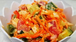Восточный овощной салат с куриной грудкой