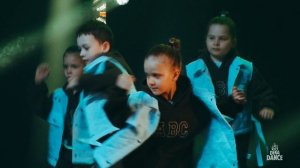 Хип-хоп на сцене: свободнее, смелее. Хип хоп для детей в Новосибирске. Танцевальный центр DekaDance.