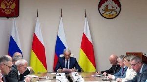 Борис Джанаев провёл аппаратное совещание