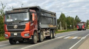 Грузовики разрушают дорогу около д.Сырково, Солнечногорский р-он МО, 07.09.2025г.