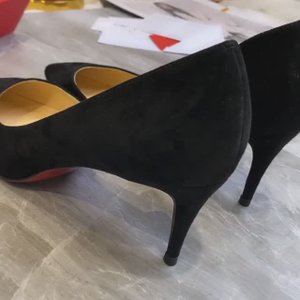 Туфли женские в стиле Christian Louboutin So Kate из натуральной замши чёрного цвета