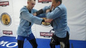 2017 год. Огнетушитель и подсад голенью после прохода руки.