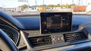 Audi Q5 - салон, эргономика. Скупо, шумно, но функционально