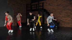 Брейкданс, брейкинг, брейк - называй как хочешь и смотри, как танцует ДвижОк.