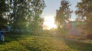 В деревне начинается закат, деревенская природа и уют