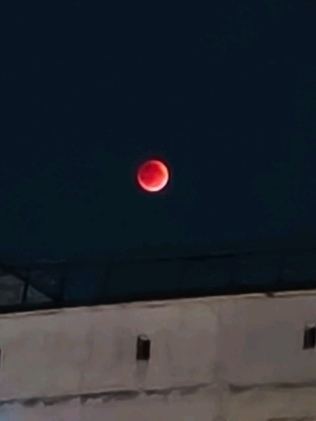 красная луна смотреть онлайн