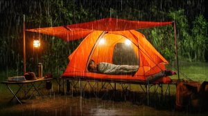 Промокнув под проливным дождем днем и ночью, мы провели ночь в большой хижине под расслабляющий зв