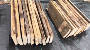 Садовая мебель из старых досок.