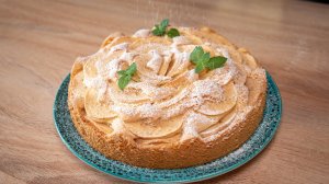 Бисквитный пирог с яблоками. Шарлотка