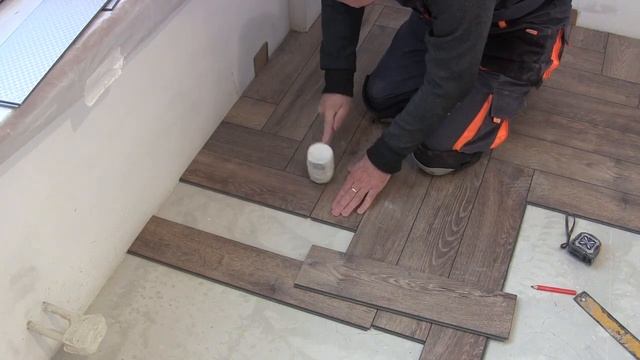 Укладка кварцвинилового паркета ёлочкой как сделать ?
