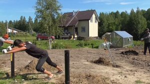 Навес для двух машин с мастерской на сваях своими рука