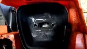 Бензопила Husqvarna 137 переливает карбюратор