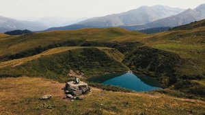 Нетипичный горец. Горы: Бездонное озеро и самый красив