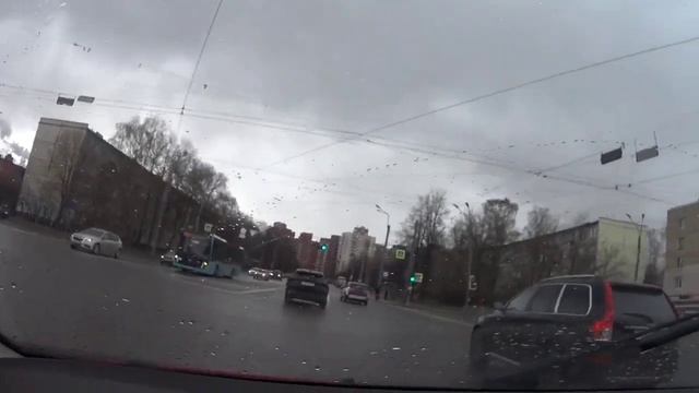 у нас пилят деревья😱/заказал карту яндекс про/яндекс смотреть онлайн