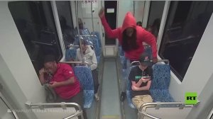 جريمة مروعة تهز أمريكا.. كاميرا توثق مقتل أوكرانية داخل قطار بدم بارد