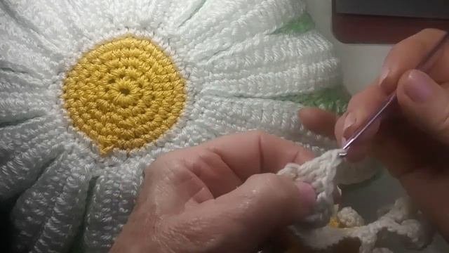ДЕКОРАТИВНАЯ ПОДУШКА ВВИДЕ РОМАШКИ