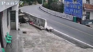 Завалил товаром