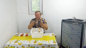 Простой стол для распечатки сотовых рамок с мёдом. Пче