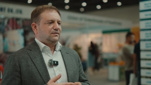 Как работают теплицы будущего: от шмелей до умных сист смотреть онлайн