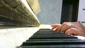 Пианино: продолжаю разучивать вступление к народной песне "Валенки"